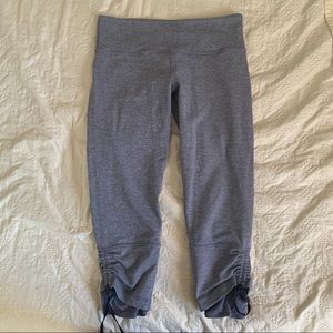 Lululemon (Crop pants)